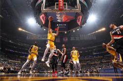 华体会首选平台-关于青岛队鏖战江苏队，麦科勒姆高光表现的信息