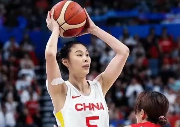 铿锵玫瑰！运动员优雅斩获金牌