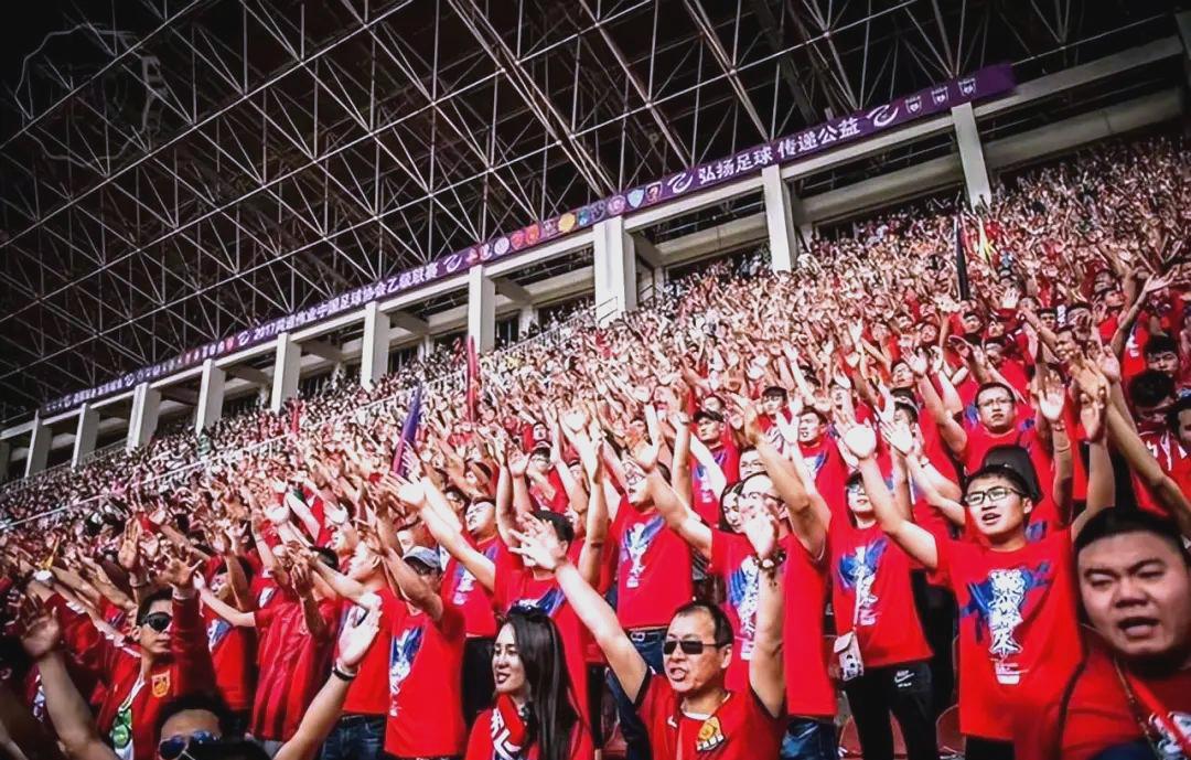 足球联赛决赛阶段即将来临,火爆场面展望! 足球联赛决赛阶段即将来临,火爆场面展望!