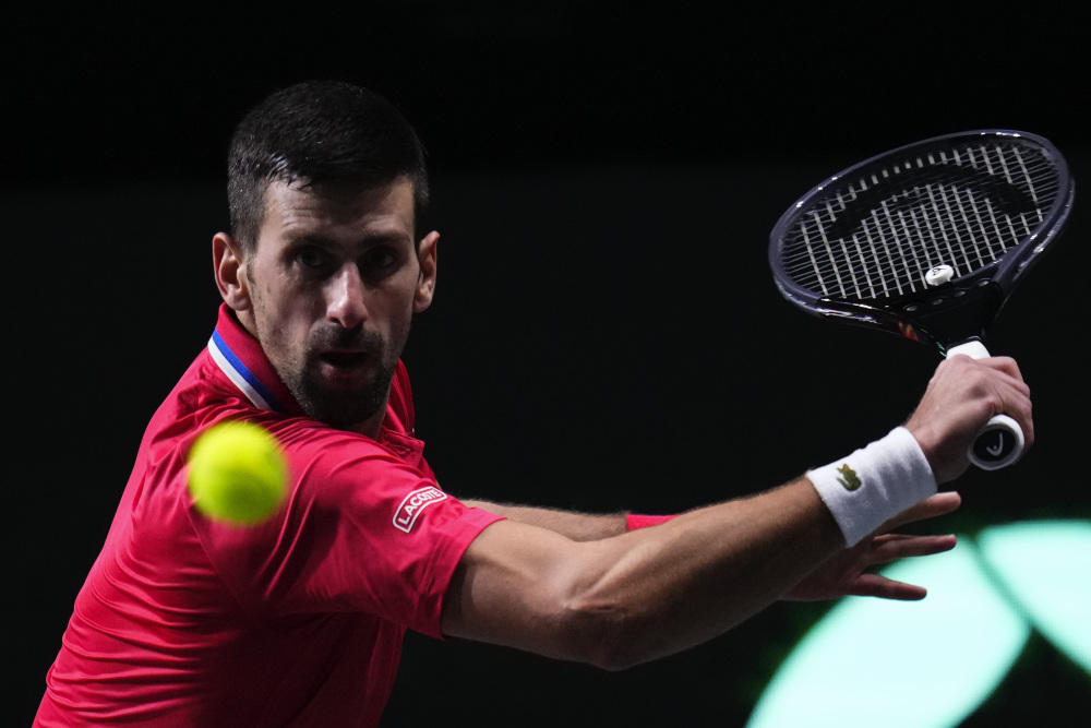 塞尔维亚举重选手勇夺金牌,全情投入 塞尔维亚举重选手勇夺金牌,全情投入