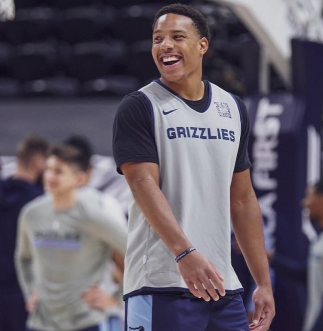 兰斯客场战胜昂热,豪取三分 兰斯客场战胜昂热,豪取三分